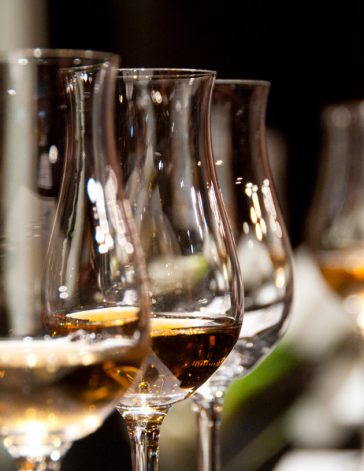 attachee-de-presse-vins-avignon